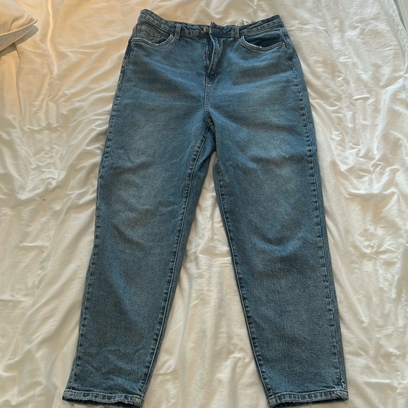 Vero Moda Mom Jeans Size 32 - Picture 3 of 5